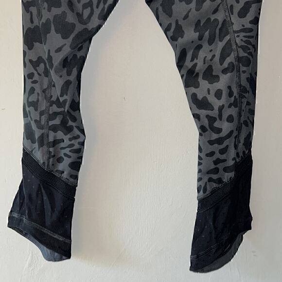 Lululemon Just Breathe Gray & Back Leopard Print Mesh Panel Crop Legging 4 - Picture 11 of 11